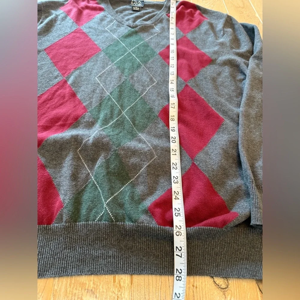 Jos. A. Bank Charcoal V-Neck Argyle Sweater with Red & Green Diamonds XL